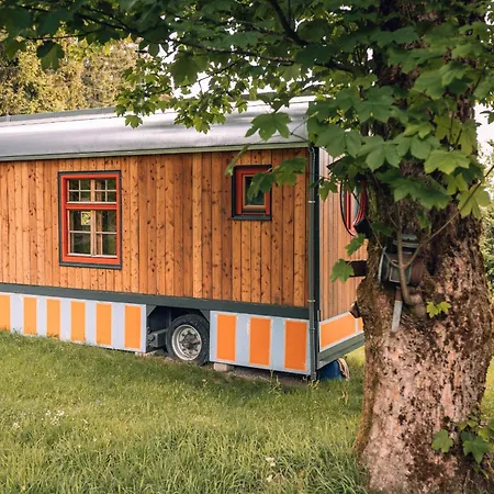 Holiday home Benno Der Wagen - Kreativ Gestaltetes Tiny House Am Waldrand Nahezu Alleinlage Rennsteig Gruenes Band Pur Hund Willkommen