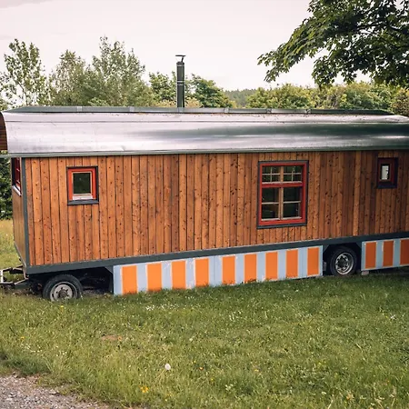 Benno Der Wagen - Kreativ Gestaltetes Tiny House Am Waldrand Nahezu Alleinlage Rennsteig Gruenes Band Pur Hund Willkommen Holiday home *