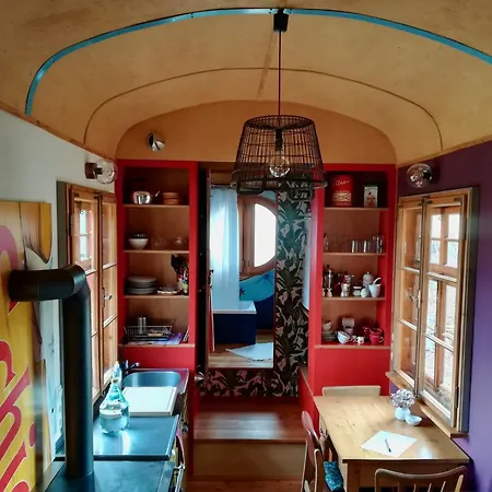 Holiday home Benno Der Wagen - Kreativ Gestaltetes Tiny House Am Waldrand Nahezu Alleinlage Rennsteig Gruenes Band Pur Hund Willkommen *