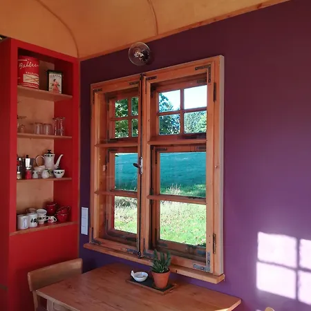 Benno Der Wagen - Kreativ Gestaltetes Tiny House Am Waldrand Nahezu Alleinlage Rennsteig Gruenes Band Pur Hund Willkommen Holiday home Tettau