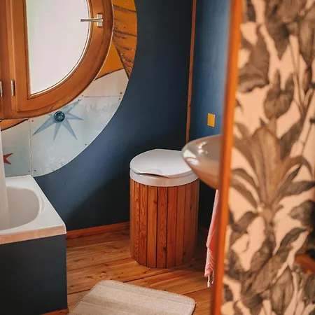 Сasa de vacaciones Benno Der Wagen - Kreativ Gestaltetes Tiny House Am Waldrand Nahezu Alleinlage Rennsteig Grünes Band Pur Hund Willkommen