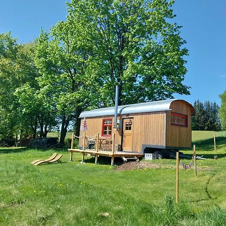 Benno Der Wagen - Kreativ Gestaltetes Tiny House Am Waldrand Nahezu Alleinlage Rennsteig Gruenes Band Pur Hund Willkommen Holiday home